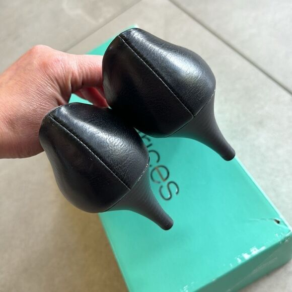 NWT Maurices Paige wide bow pump 9W - Picture 4 of 6